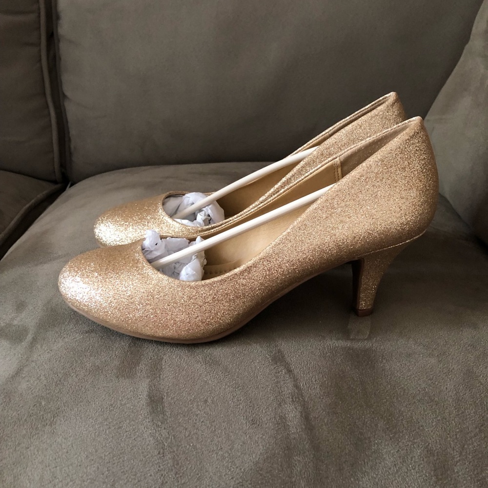 Gold Sparkle Heels (size 8)